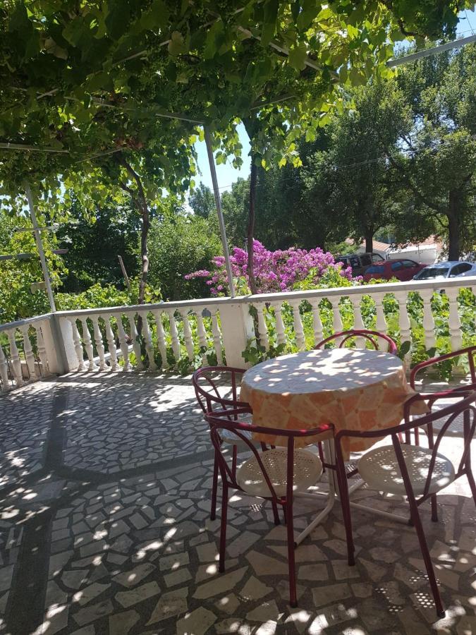 Sobe I Apartmani Marovic Petrovac Екстер'єр фото