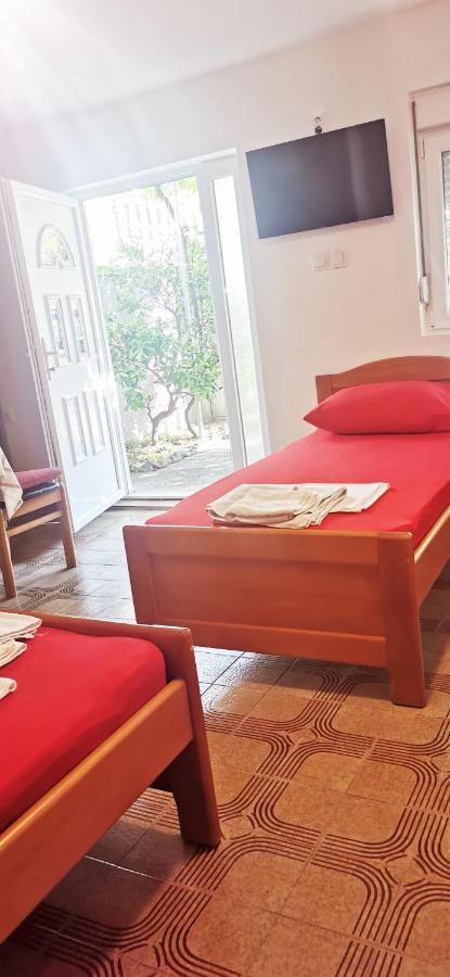 Sobe I Apartmani Marovic Petrovac Екстер'єр фото