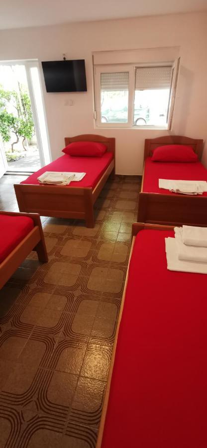 Sobe I Apartmani Marovic Petrovac Екстер'єр фото