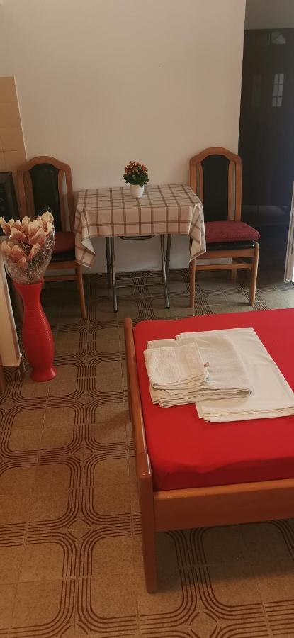 Sobe I Apartmani Marovic Petrovac Екстер'єр фото
