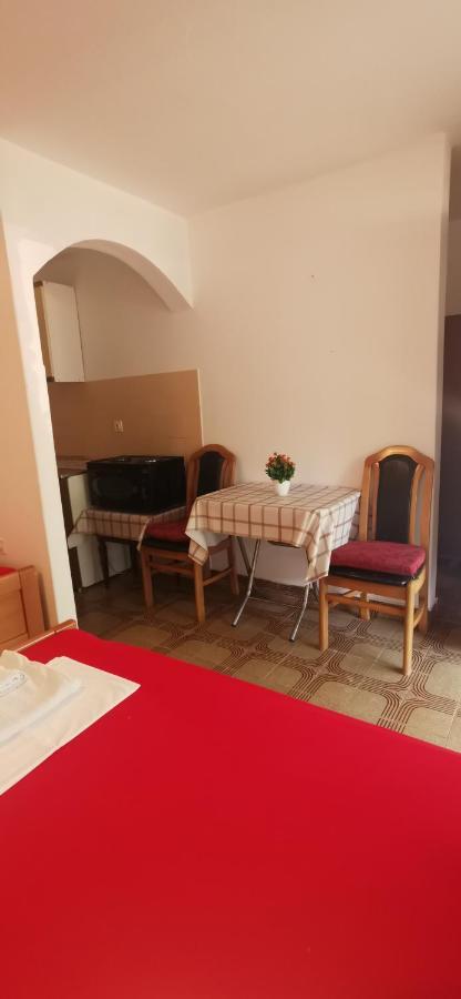 Sobe I Apartmani Marovic Petrovac Екстер'єр фото