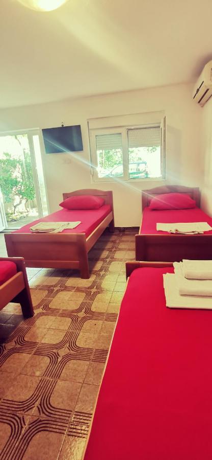Sobe I Apartmani Marovic Petrovac Екстер'єр фото